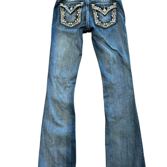 Miss Me Womens Size 26 Bootcut Jeans with Beautifully Embellished Pockets - Picture 1 of 10